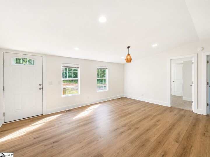Property Photo:  181 Woodland Road  SC 29661 