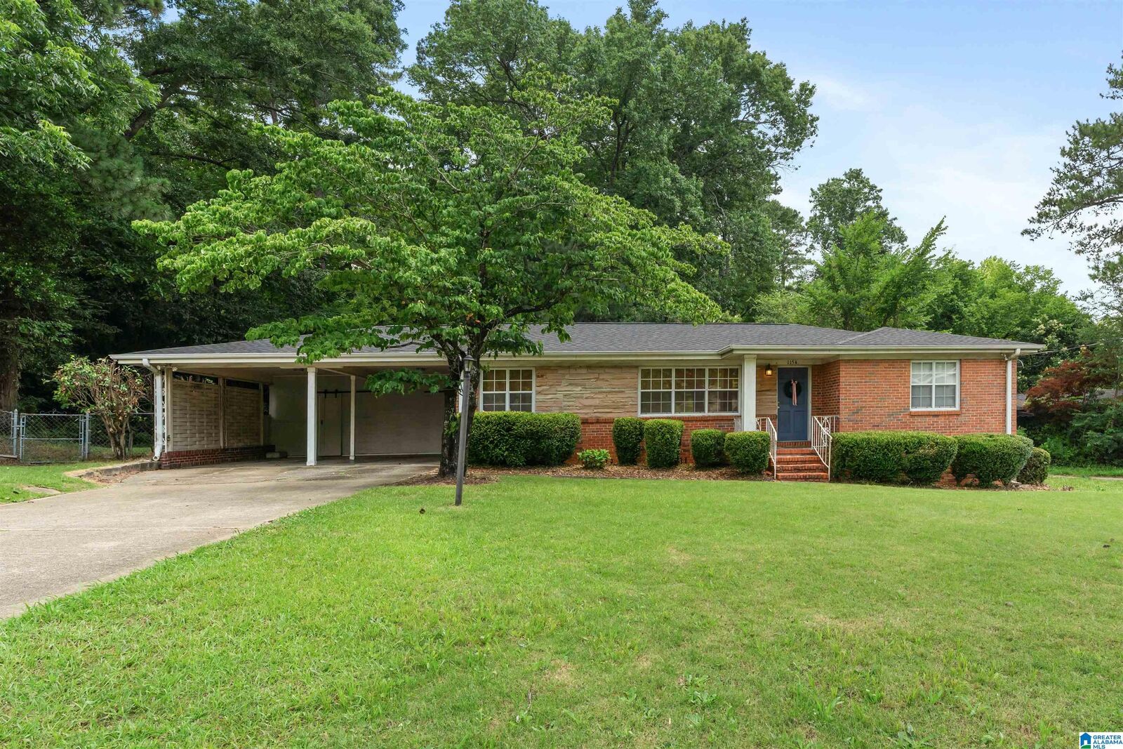 Property Photo: 1154 Montclair Road AL 35213