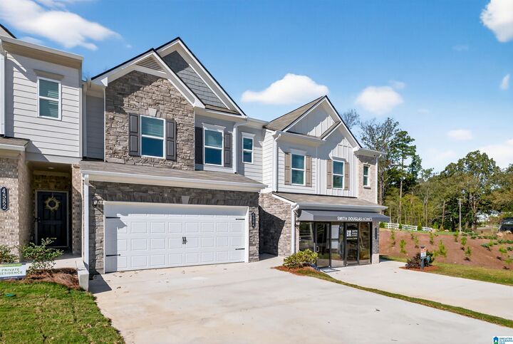 Property Photo: 4528 Village Springs Square 5 AL 35068