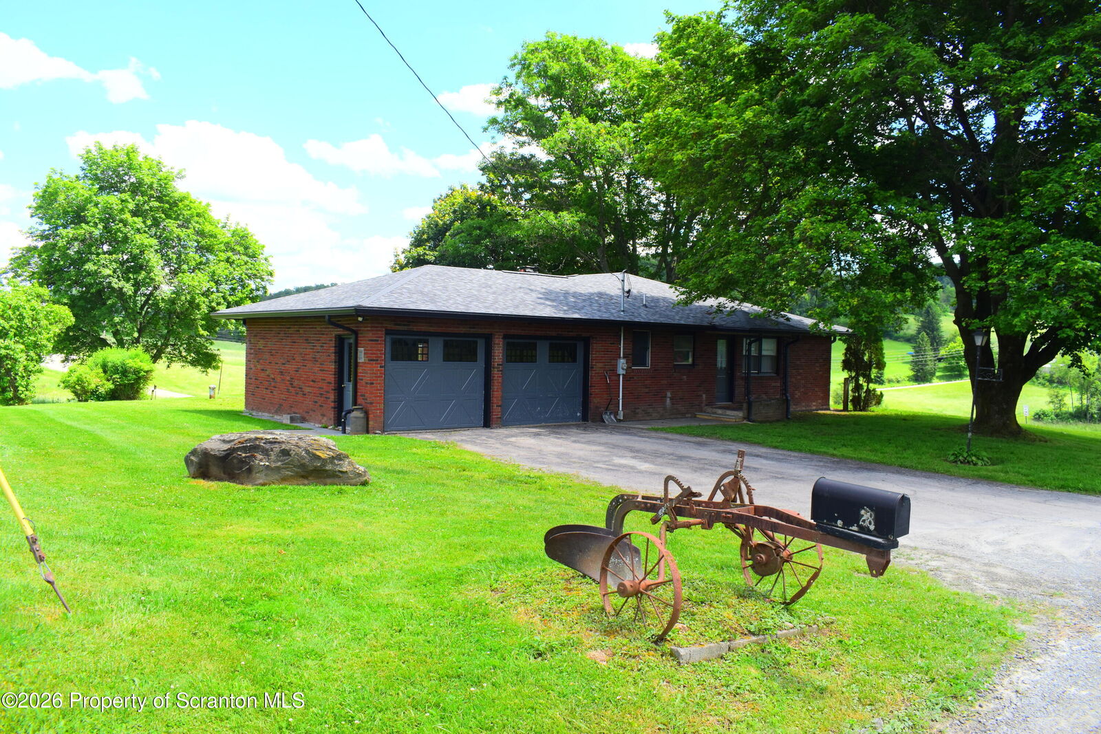 Property Photo:  28 Olin Road  PA 18801 