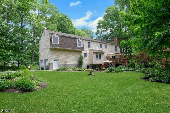 Property Photo:  20 Lark Ln  NJ 07438 