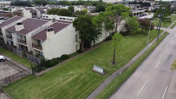 Property Photo: 10075 Westpark Drive 52 TX 77042