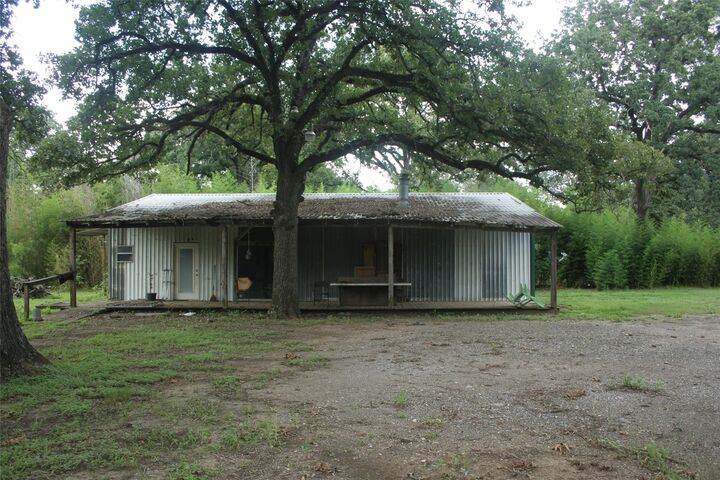 Property Photo: 634 S Mount Mariah Rd TX 77316