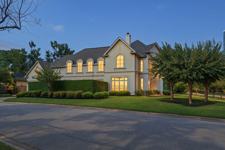 Property Photo:  3118 Virginia Street  TX 77098 