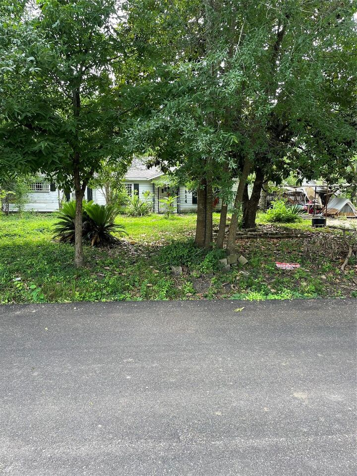 Property Photo: 6814 Evans St TX 77061