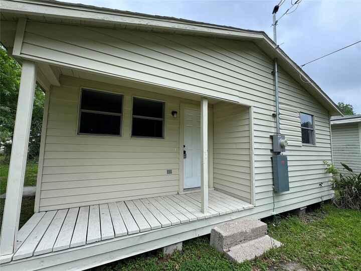 Property Photo: 5734 Grant Avenue TX 77640
