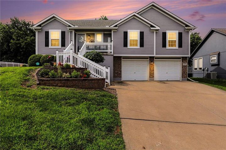 Property Photo: 7207 E 165th Street MO 64012