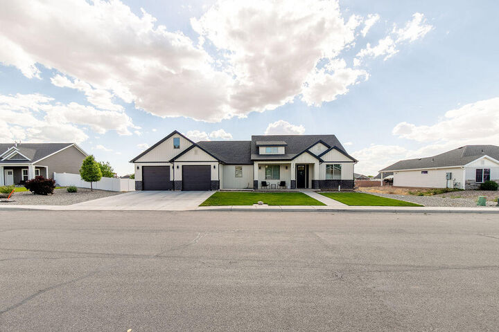 Property Photo:  4413 N Half Mile Rd  UT 84721 