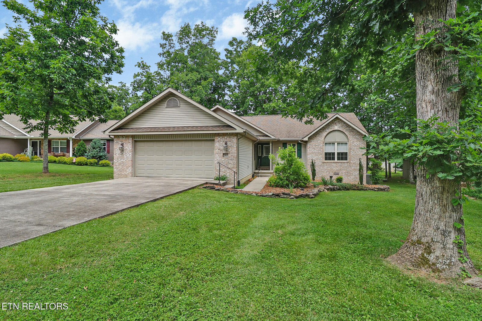 Property Photo: 182 Berkshire Loop TN 38558