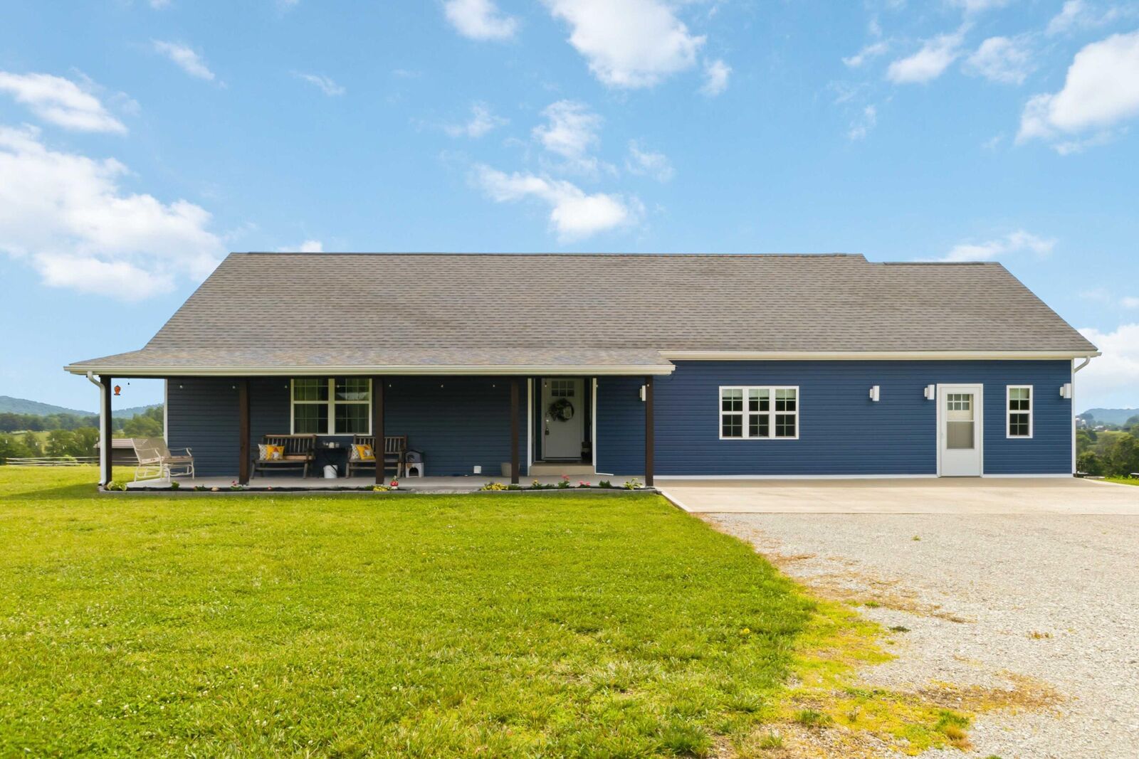Property Photo:  520 Pioneer Lane  KY 40409 