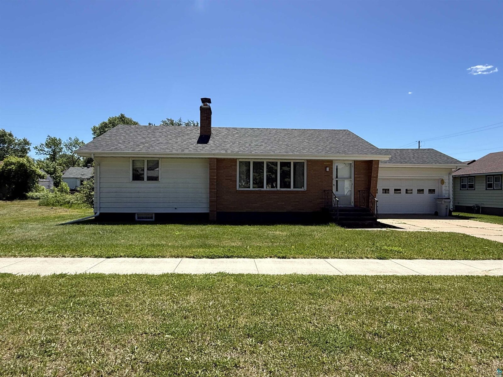 Property Photo:  607 3rd St NE  MN 55719 