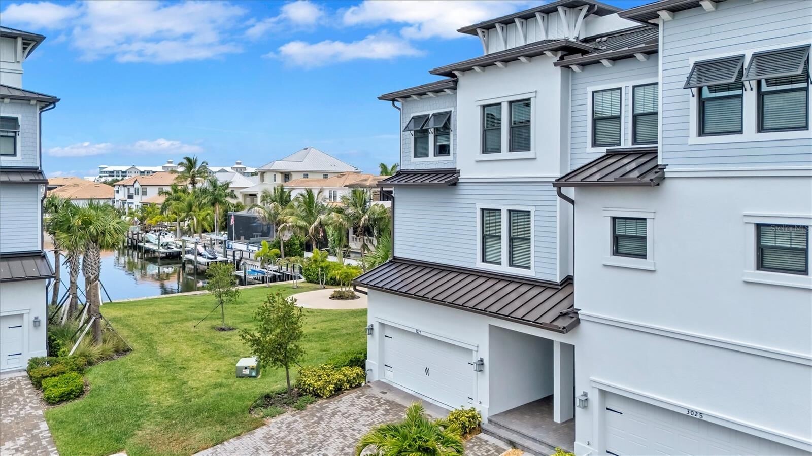 Property Photo: 3027 Bermuda Sloop Circle FL 33570