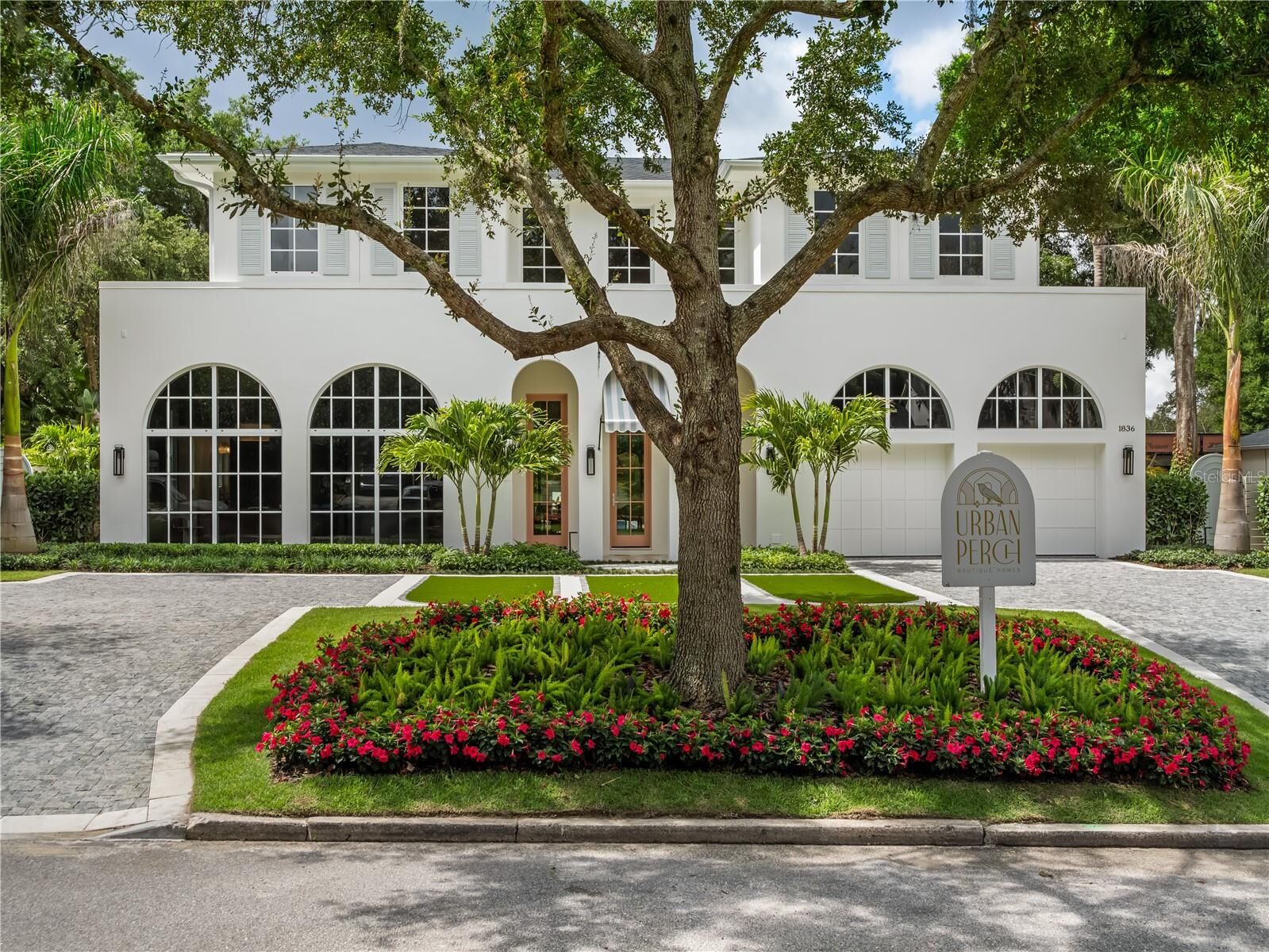 Property Photo: 1836 Whitehall Drive FL 32789