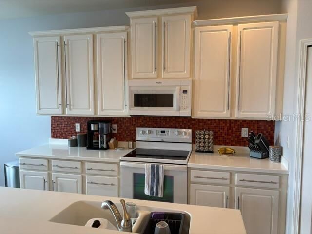 Property Photo:  3662 Parkridge Circle 28-102  FL 34243 