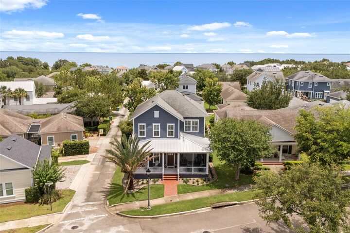 Property Photo:  925 Easley Avenue  FL 34787 