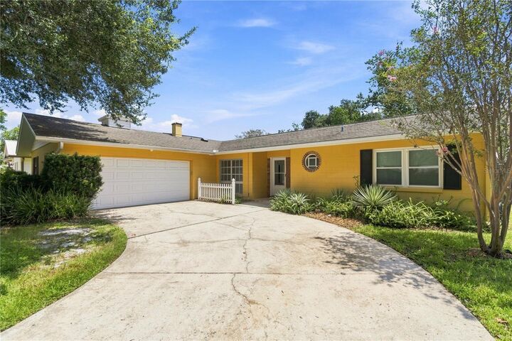 Property Photo:  410 Saint Dunstan Way  FL 32792 