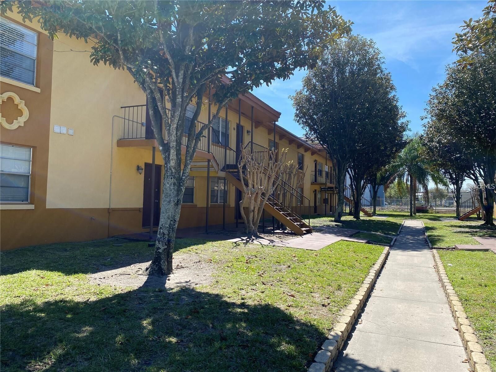 Property Photo: 778 Ridenhour Circle 778 FL 32809