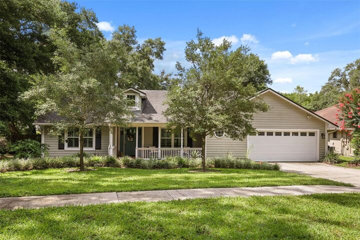Property Photo: 2504 Orchard Drive FL 32712