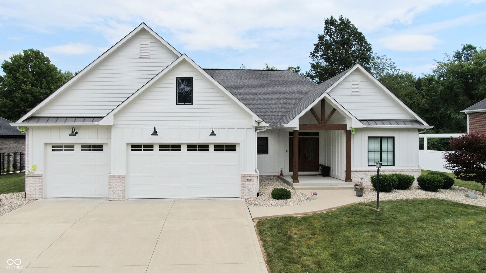 Property Photo:  919 Jacks Way N  IN 46234 