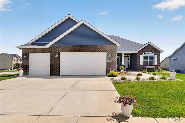 Property Photo: 204 Meridian Oaks Drive IL 62034