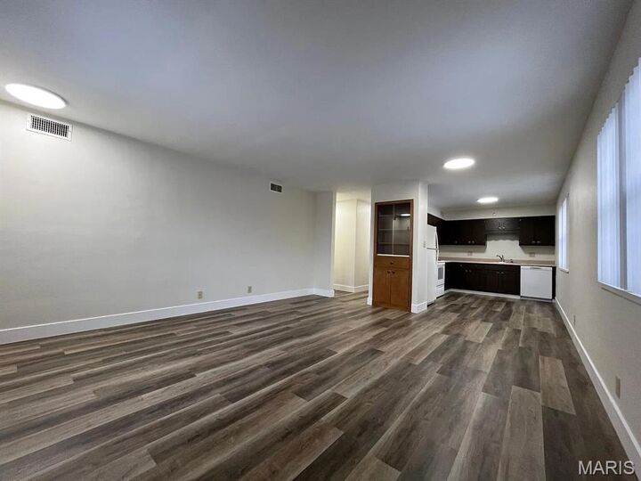 Property Photo: 1717 Saint Andrews Drive 4 IL 62269