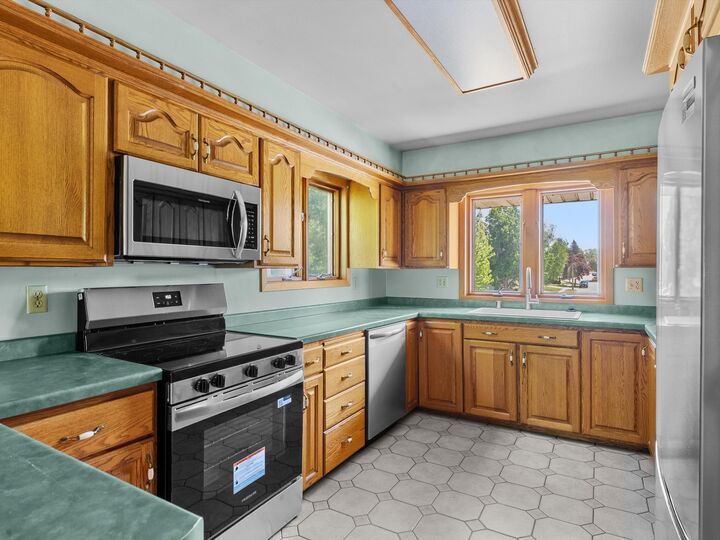 Property Photo: 306 Fenway Ter WI 54220