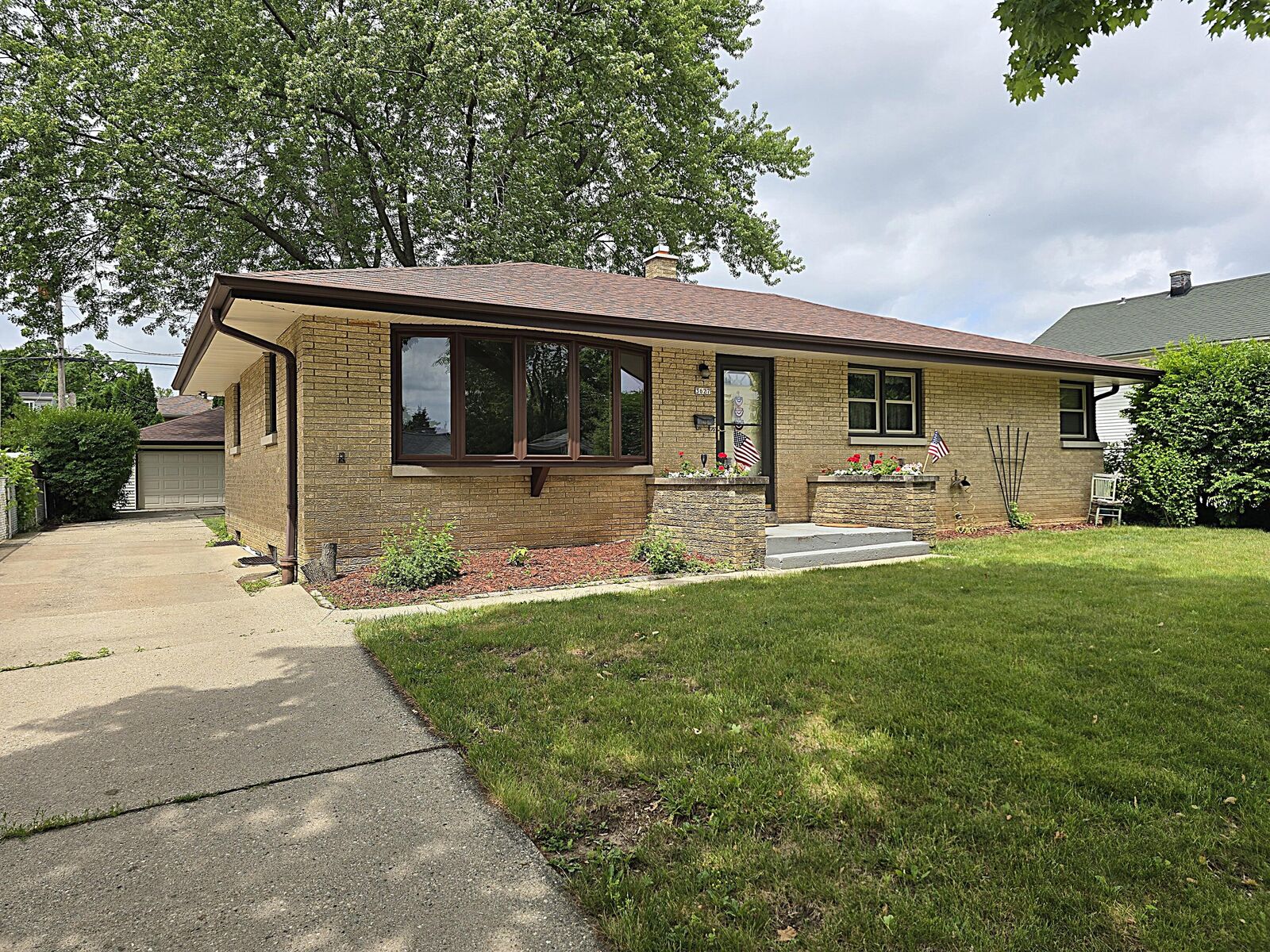 Property Photo: 3627 S 86th St WI 53228