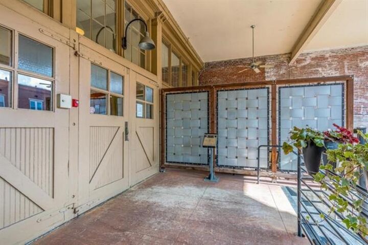 Property Photo: 413 S Main St 205 TN 38103