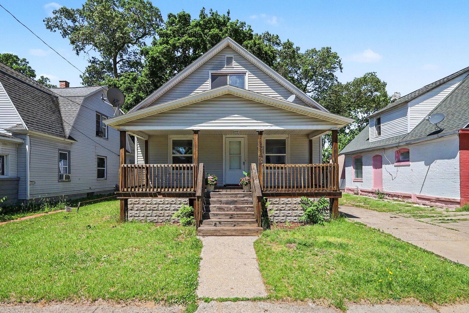 Property Photo: 1691 Terrace Street MI 49442