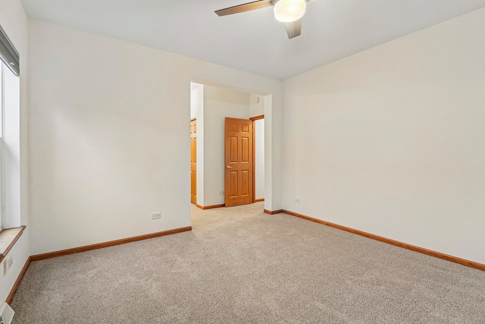 Property Photo:  227 Rodeo Drive  IL 60030 