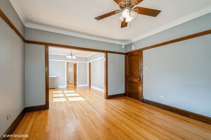 Property Photo:  5442 N Ludlam Avenue  IL 60630 
