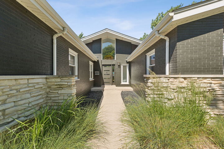 Property Photo:  9424 Tripp Avenue  IL 60076 