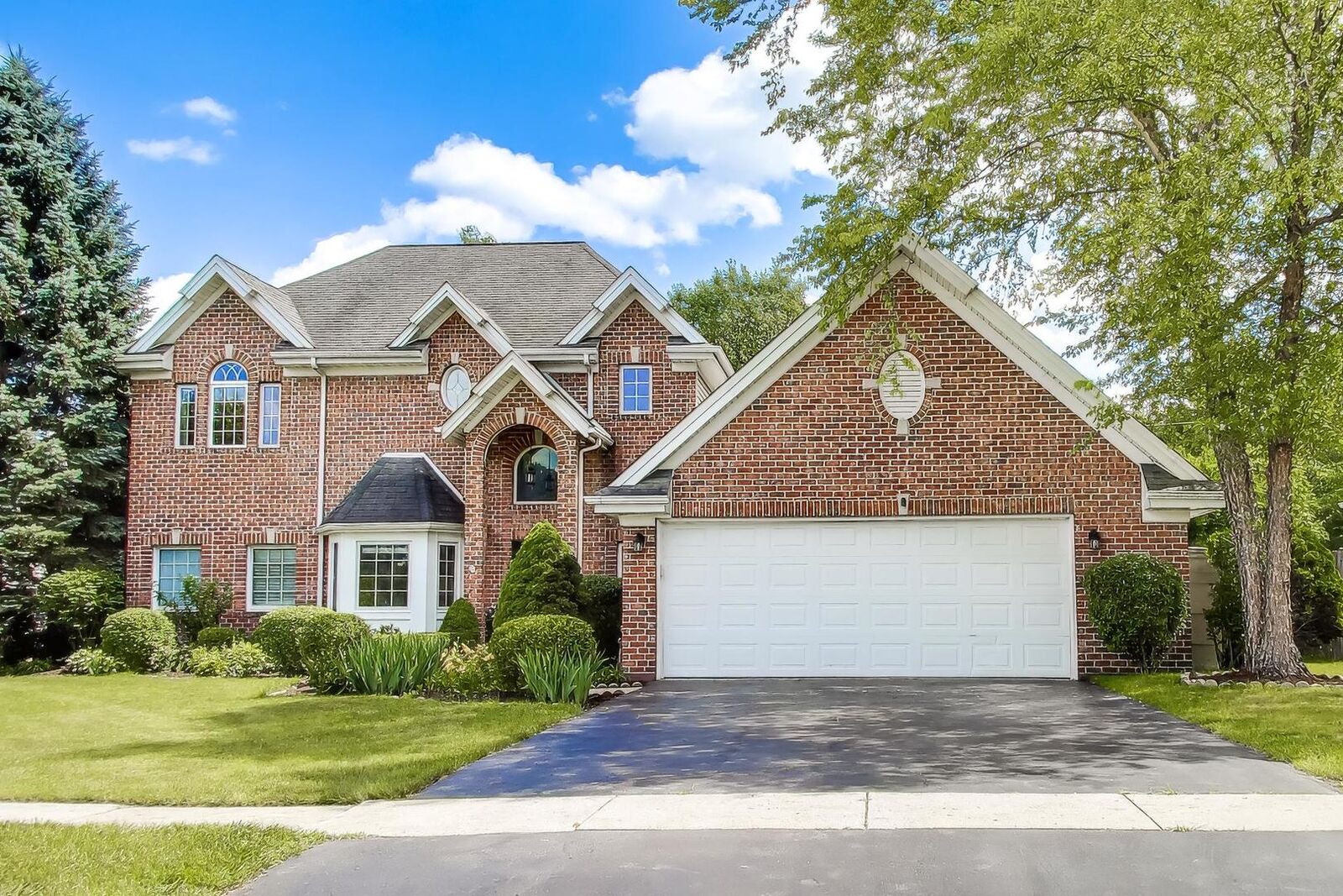 Property Photo: 617 Nordic Court IL 60048