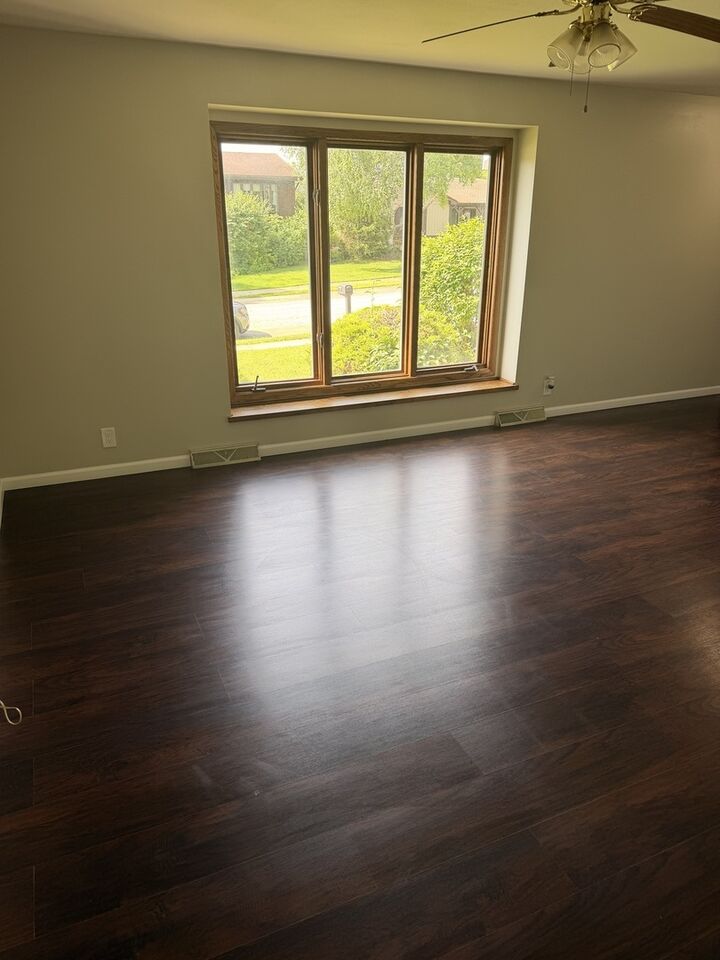 Property Photo:  4810 Eastwood Court  IL 60087 