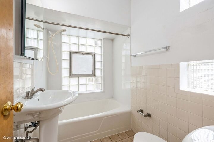 Property Photo:  5700 W 35th Street 05S  IL 60804 