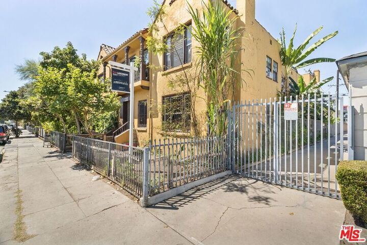 Property Photo:  2717 S Budlong Avenue  CA 90007 