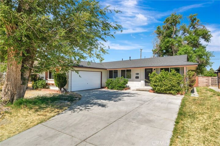 Property Photo: 45514 11th Street W CA 93534