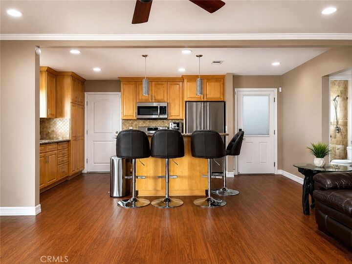 Property Photo:  811 E Saint James Avenue  CA 92865 
