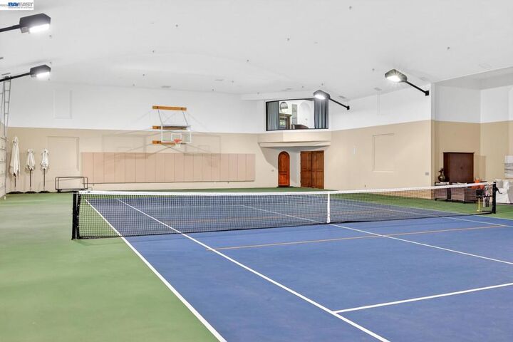 Property Photo:  2751 Crellin Rd  CA 94566 