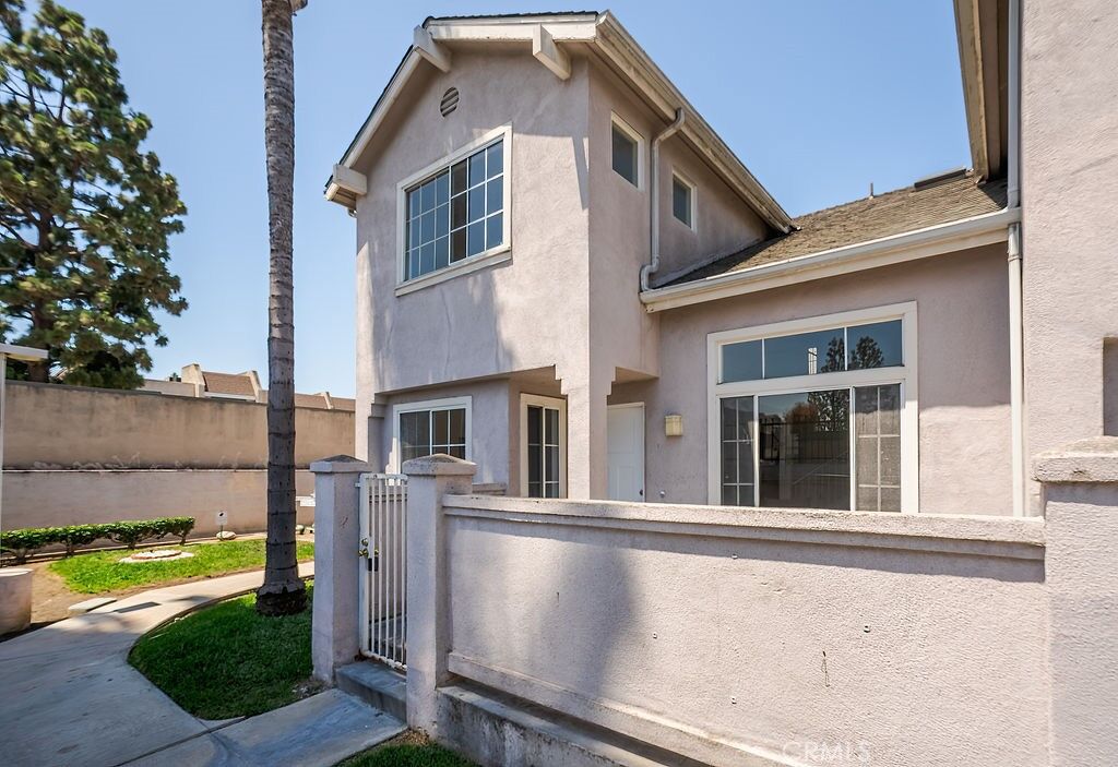 Property Photo:  820 W Compton 24  CA 90220 