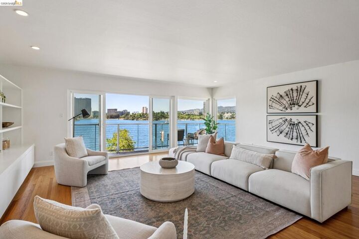Property Photo:  1410 Lakeshore Ave 5  CA 94606 