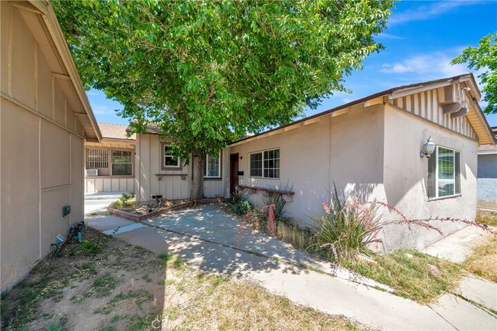 Property Photo: 841 W Avenue J9 CA 93534