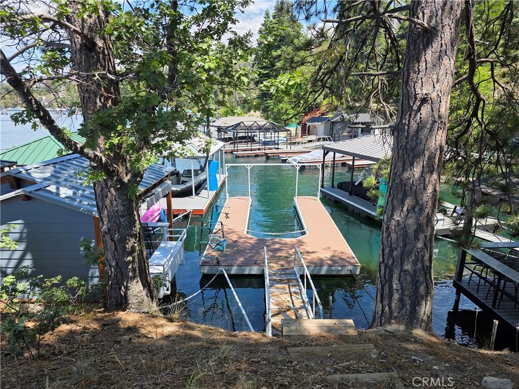 Property Photo:  464 S 464- Single Slip  CA 92352 