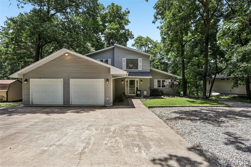 Property Photo:  111 Solar Circle  IL 62056 