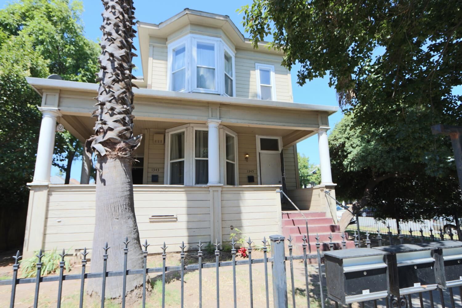 Property Photo:  8 W Willow Street  CA 95202 