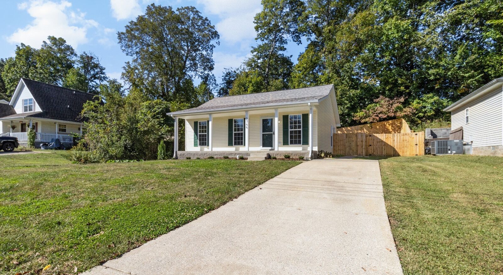 Property Photo: 2766 Applemill Ct TN 37040