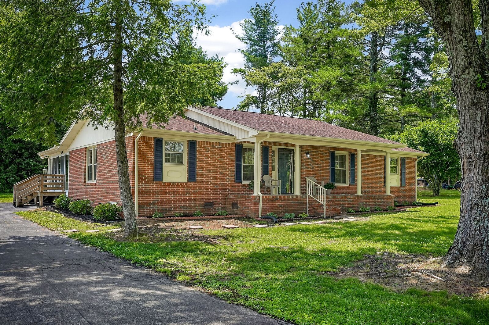 Property Photo: 704 Anthony Ave TN 37166
