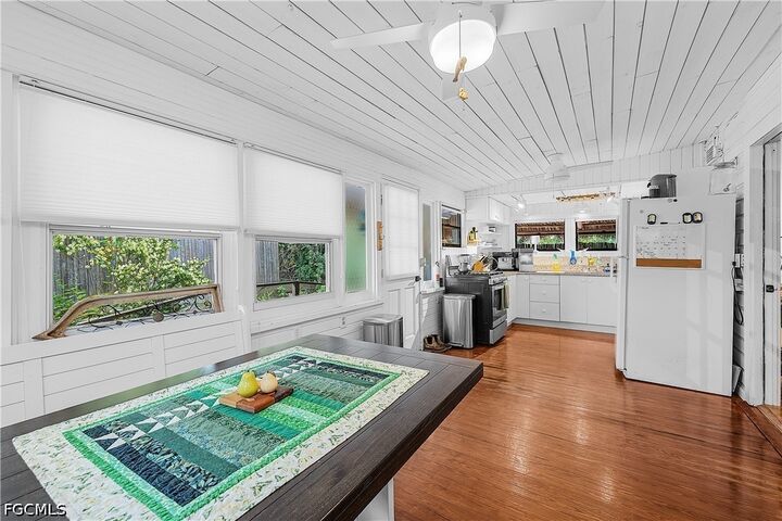 Property Photo:  7697 Beach Daisy Lane  FL 33922 