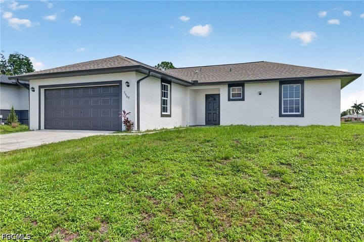 Property Photo:  3900 4th Street SW  FL 33976 