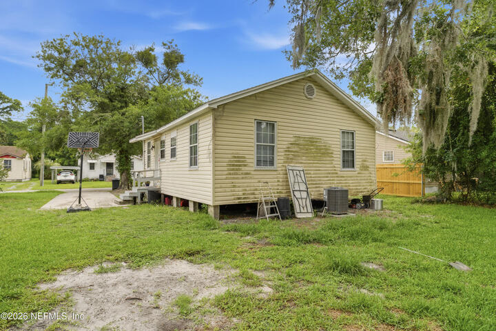 Property Photo:  4815 Louisa Terrace  FL 32205 